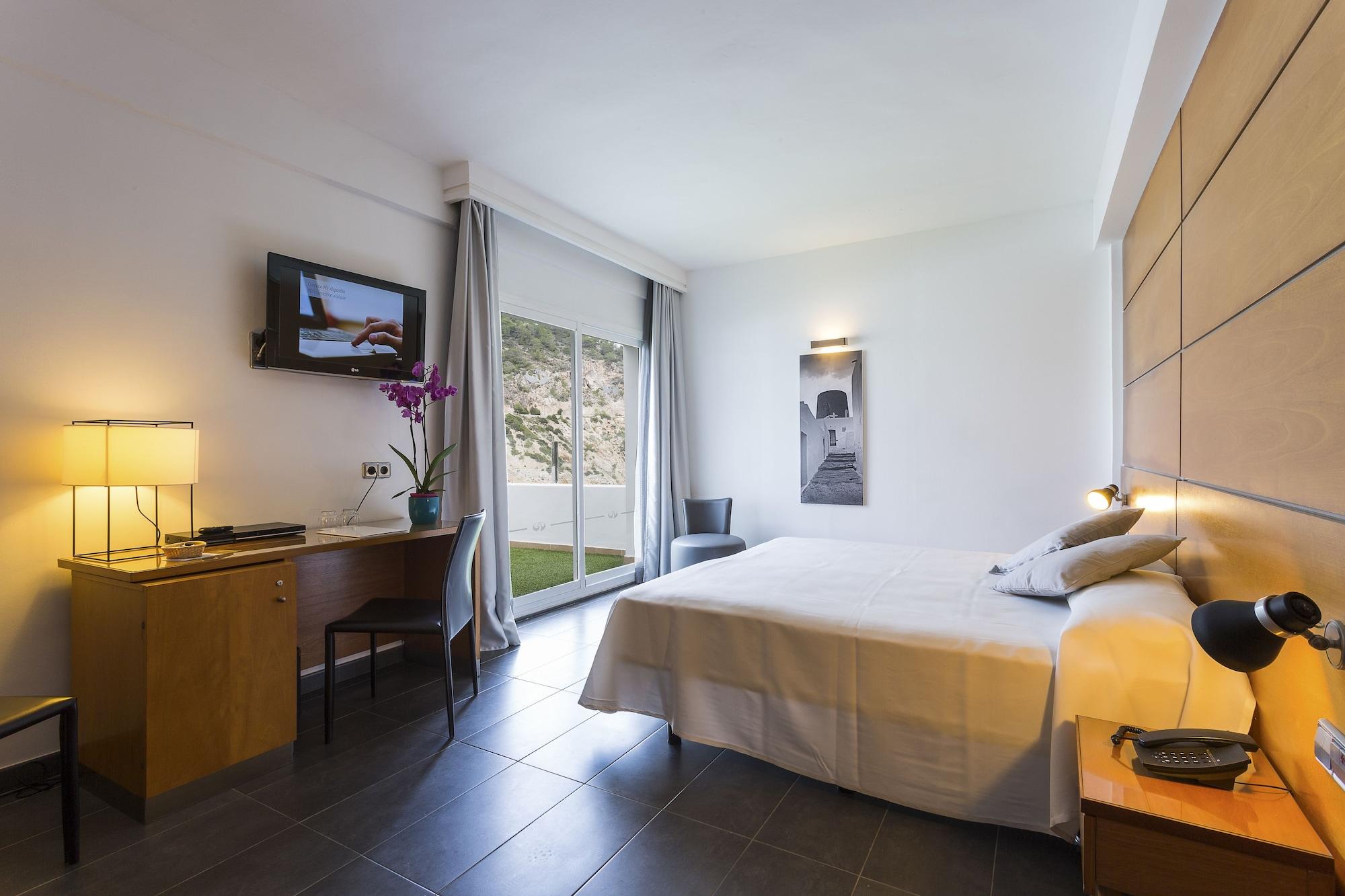 Palladium Hotel Cala Llonga - Adults Only Eksteriør bilde