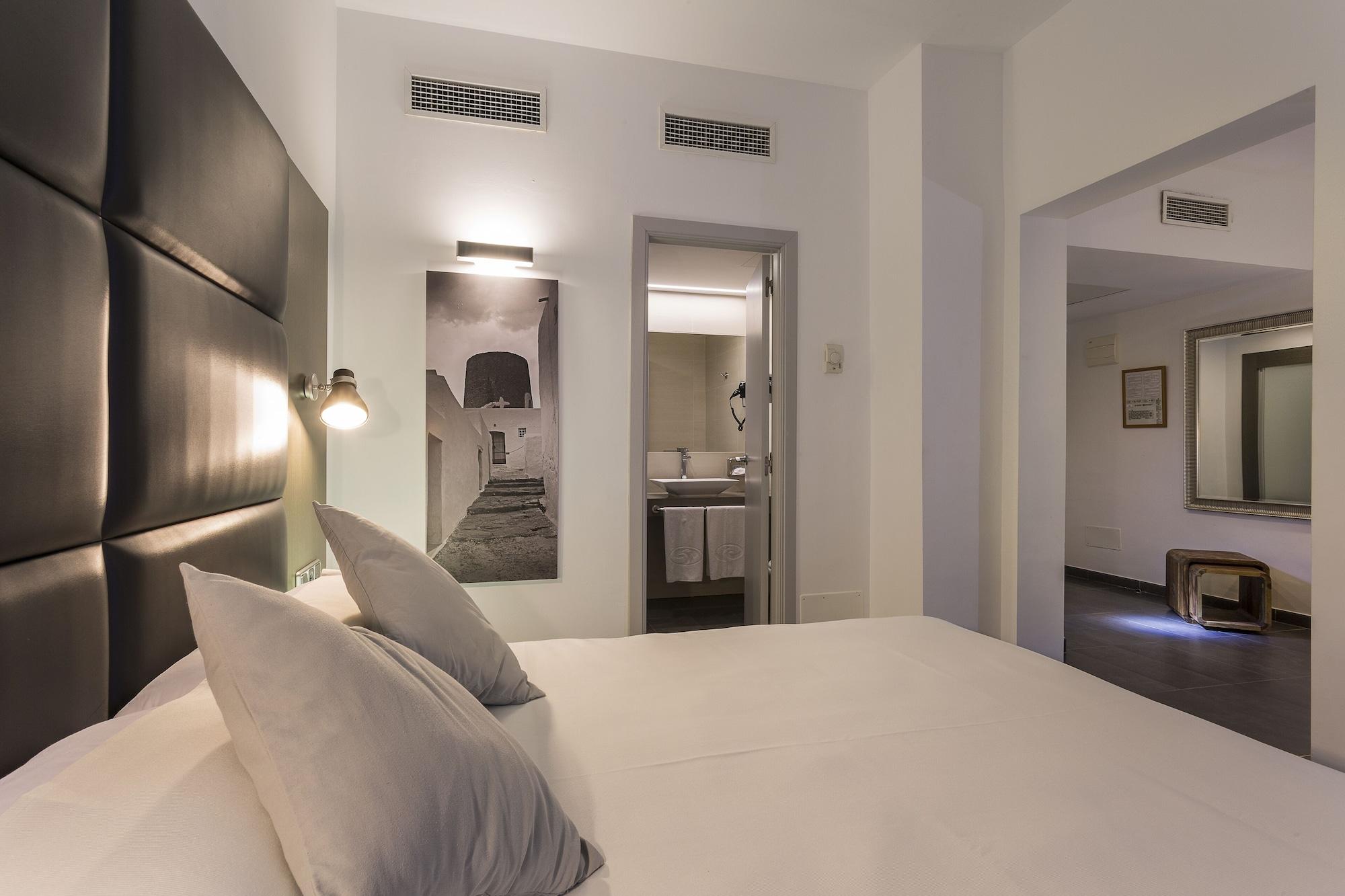 Palladium Hotel Cala Llonga - Adults Only Eksteriør bilde