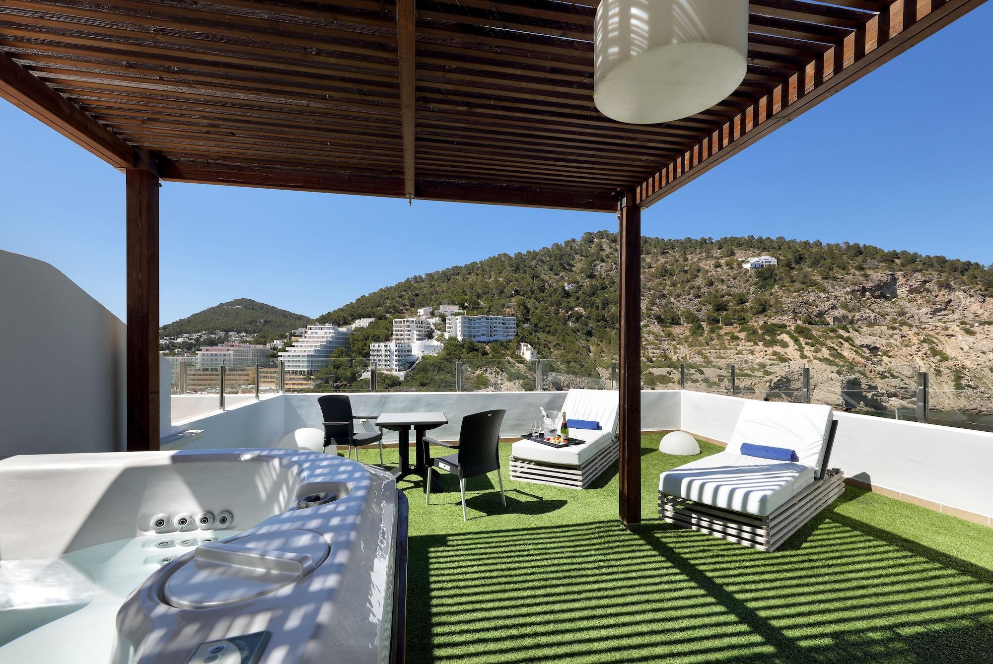 Palladium Hotel Cala Llonga - Adults Only Eksteriør bilde