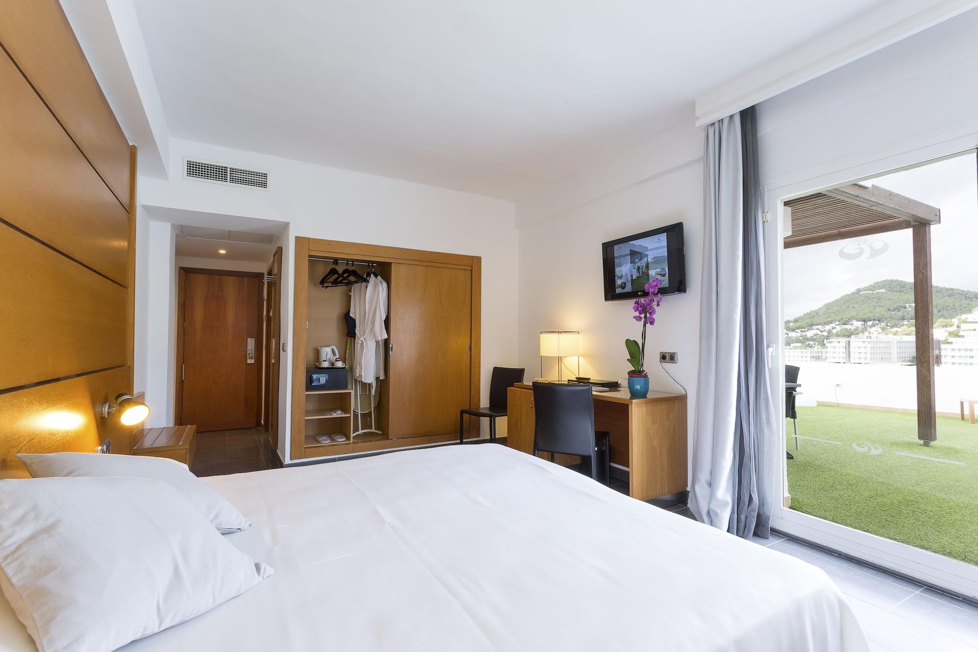 Palladium Hotel Cala Llonga - Adults Only Eksteriør bilde