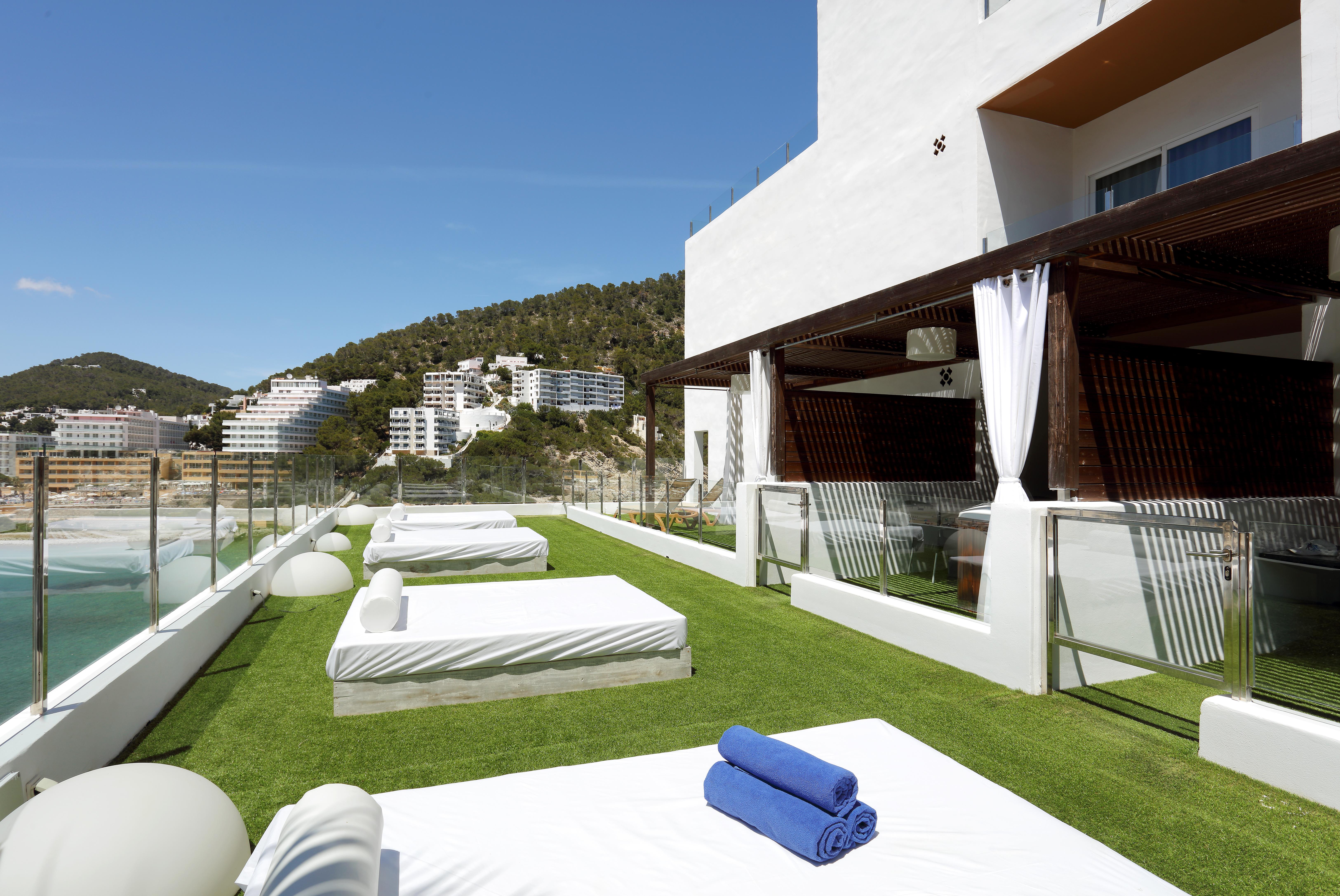 Palladium Hotel Cala Llonga - Adults Only Eksteriør bilde