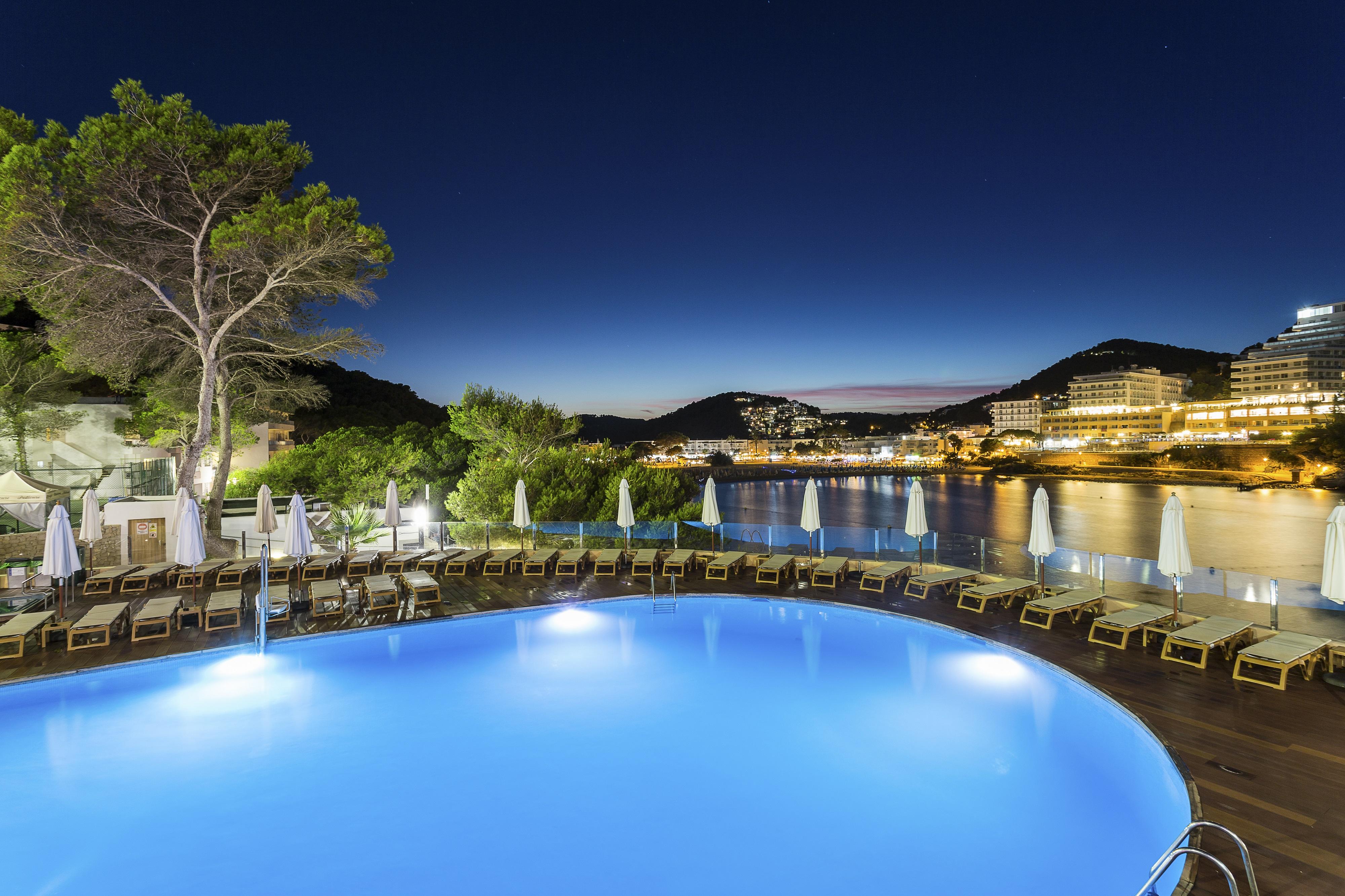 Palladium Hotel Cala Llonga - Adults Only Eksteriør bilde